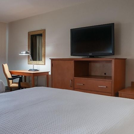 American Inn & Suites Ferndale Extérieur photo