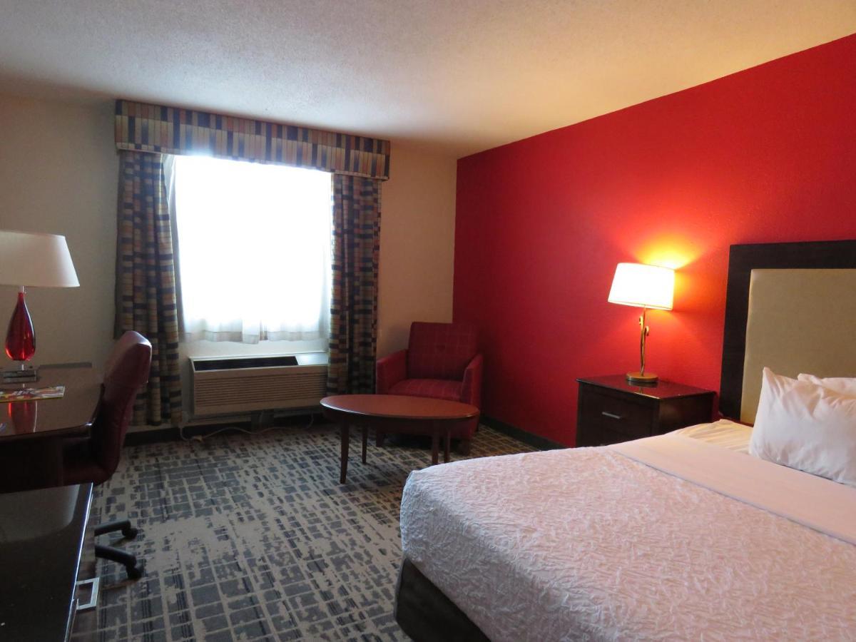 American Inn & Suites Ferndale Extérieur photo