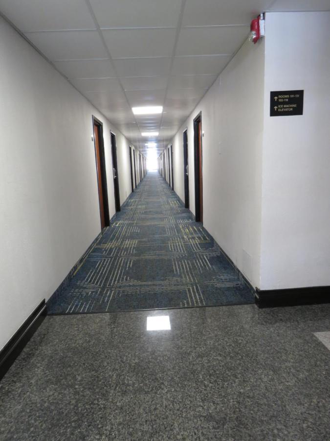 American Inn & Suites Ferndale Extérieur photo