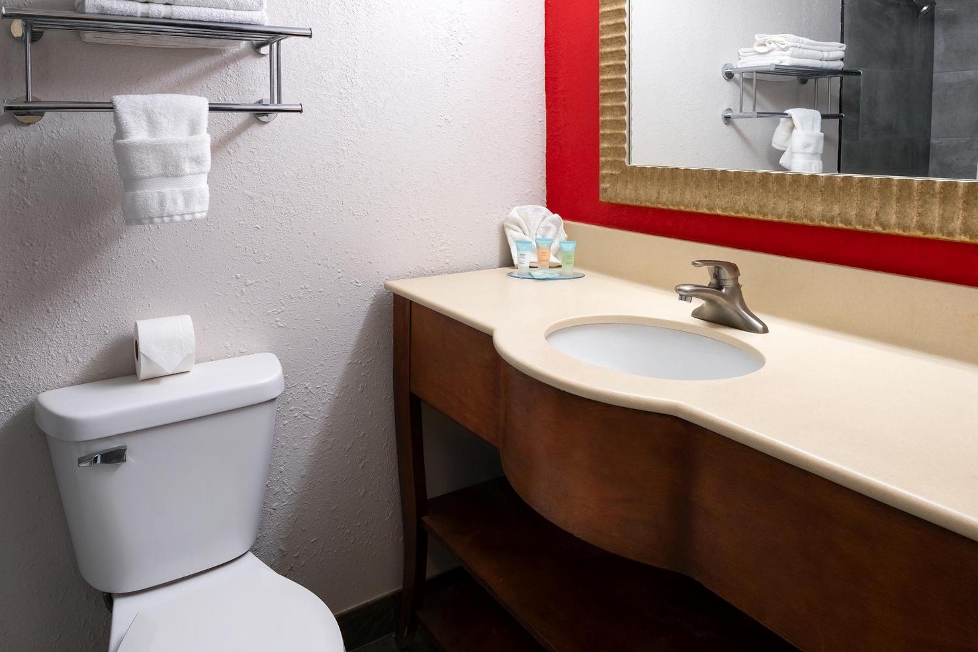 American Inn & Suites Ferndale Extérieur photo